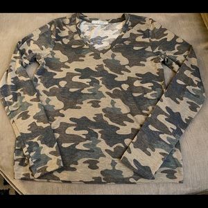 Women's Camo V-Neck Long Sleeve